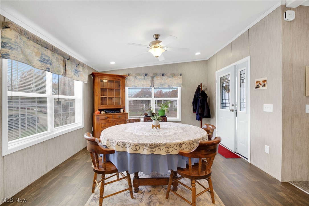 32 C Street SW Navarre OH 44662