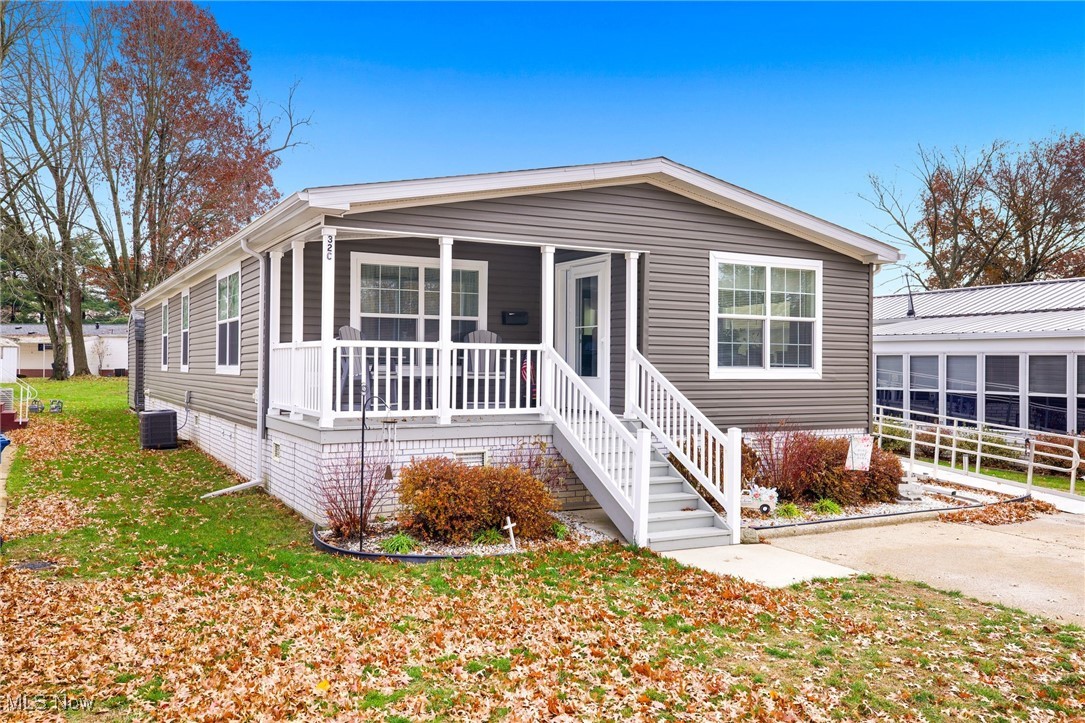 32 C Street SW Navarre OH 44662