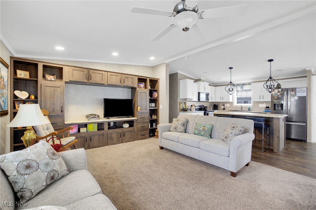 32 C Street SW Navarre OH 44662