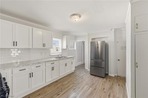 3810 Highland Road Cleveland OH 44111