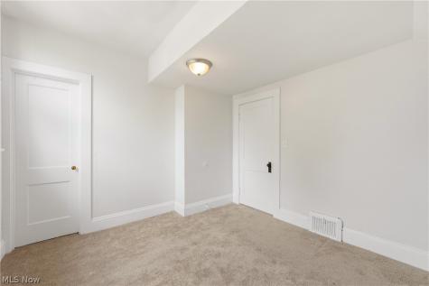 3810 Highland Road Cleveland OH 44111