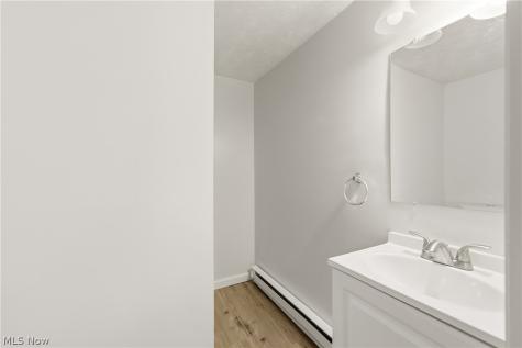 3810 Highland Road Cleveland OH 44111