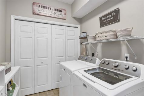 39282 Camelot Way Avon OH 44011
