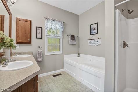 39282 Camelot Way Avon OH 44011