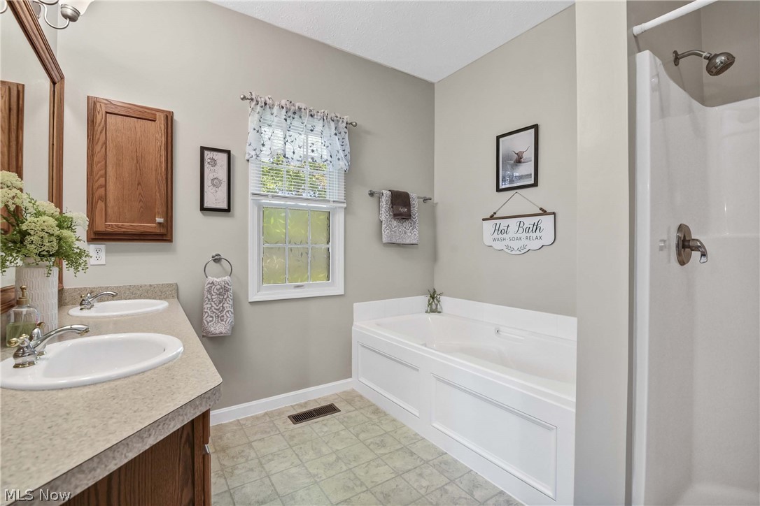 39282 Camelot Way Avon OH 44011