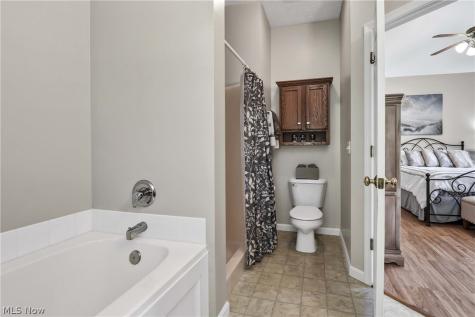39282 Camelot Way Avon OH 44011