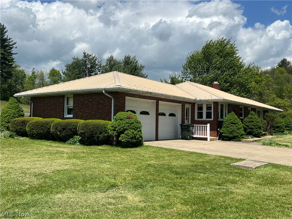 1099 Steubenville Road SE Carrollton OH 44615