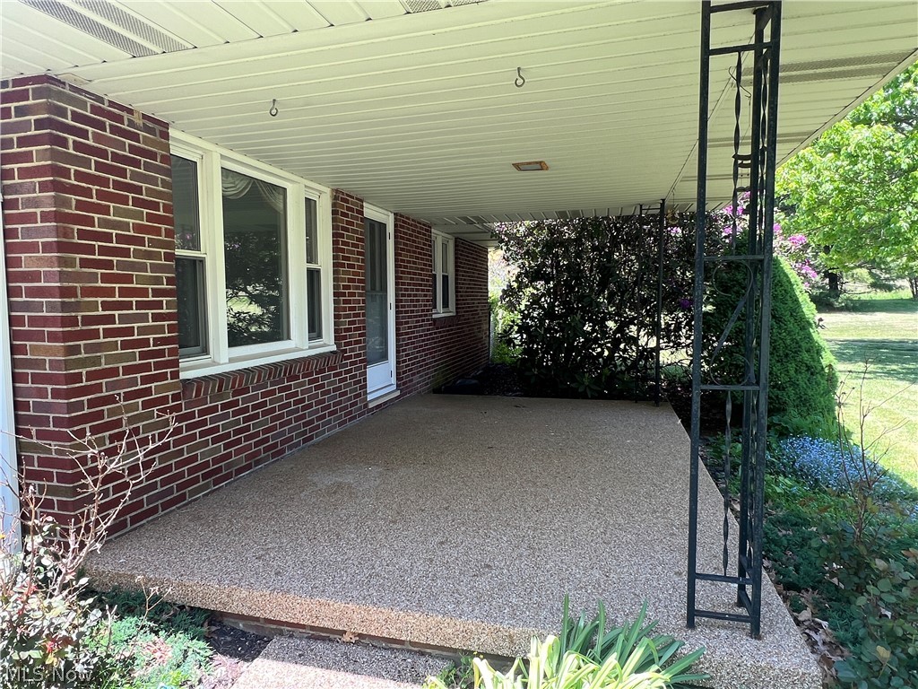 1099 Steubenville Road SE Carrollton OH 44615
