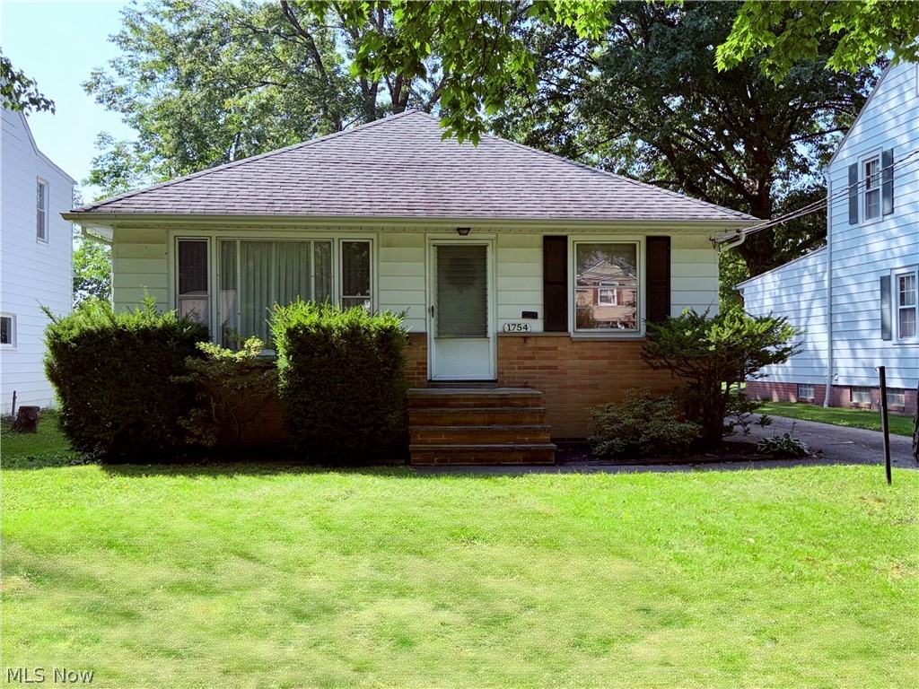 1754 Sunview Road Lyndhurst OH 44124