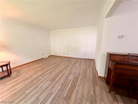 1754 Sunview Road Lyndhurst OH 44124