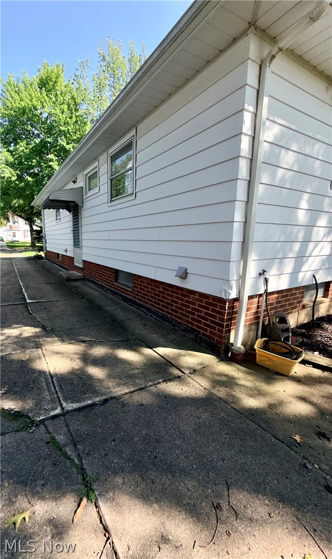 1754 Sunview Road Lyndhurst OH 44124