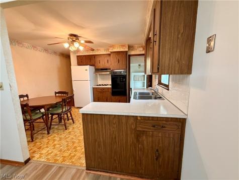 1754 Sunview Road Lyndhurst OH 44124
