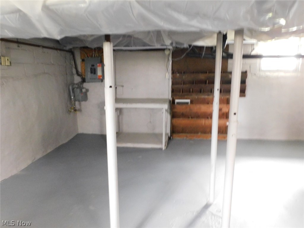 276 Orange Street Conneaut OH 44030