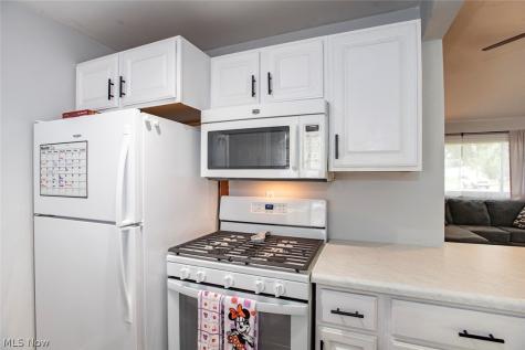 6526 Stonecrest Drive Brook Park OH 44142