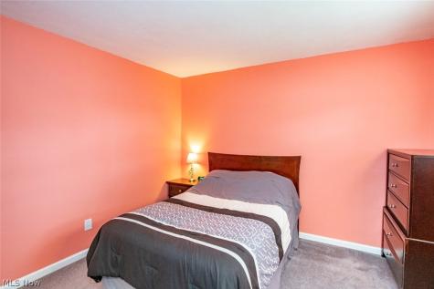 6526 Stonecrest Drive Brook Park OH 44142