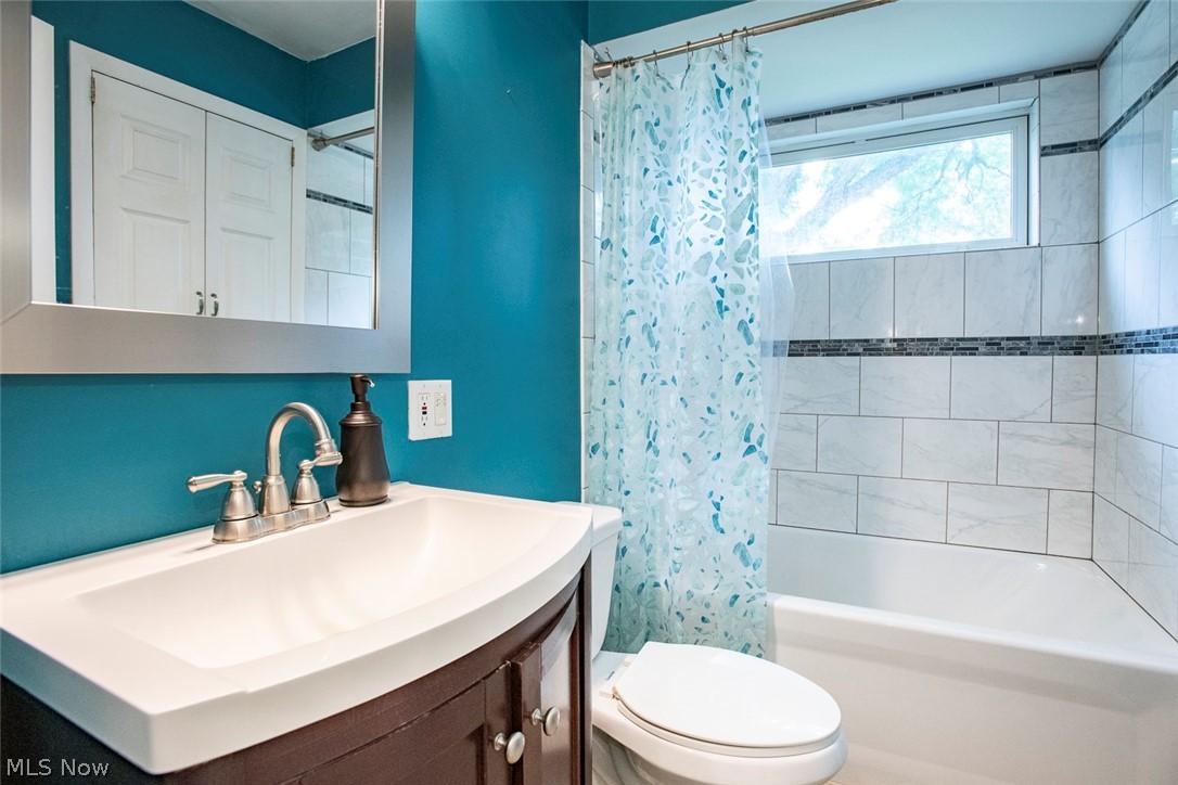 6526 Stonecrest Drive Brook Park OH 44142