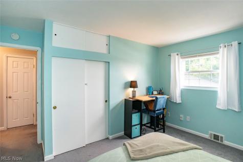 6526 Stonecrest Drive Brook Park OH 44142