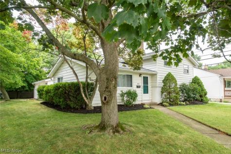 6526 Stonecrest Drive Brook Park OH 44142