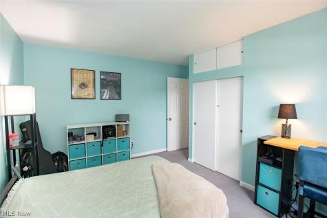 6526 Stonecrest Drive Brook Park OH 44142