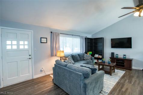 6526 Stonecrest Drive Brook Park OH 44142