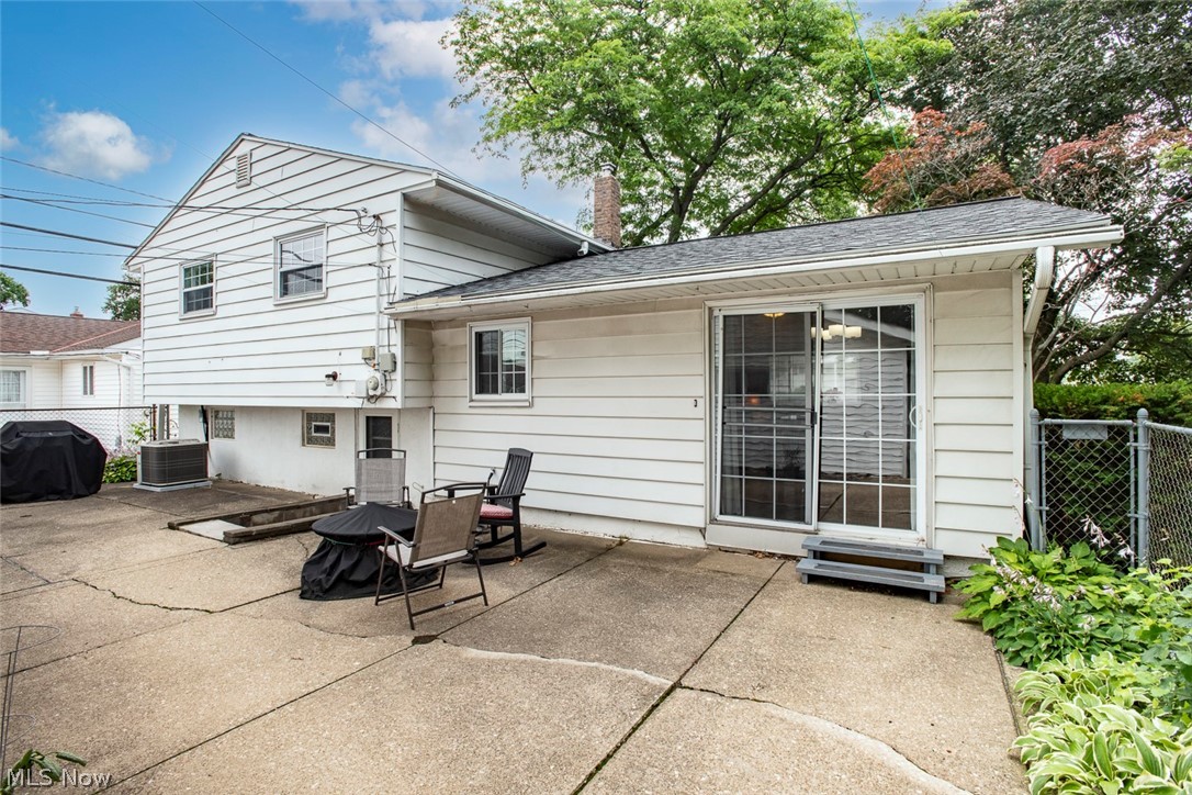 6526 Stonecrest Drive Brook Park OH 44142