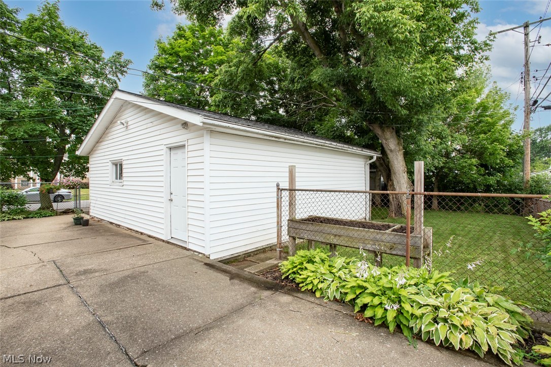 6526 Stonecrest Drive Brook Park OH 44142