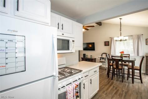 6526 Stonecrest Drive Brook Park OH 44142
