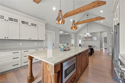 2367 Hearth Hill Lane Wadsworth OH 44281