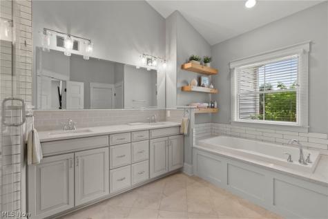 2367 Hearth Hill Lane Wadsworth OH 44281
