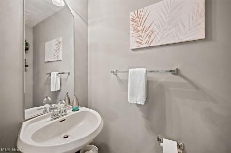 536 Andover Circle Broadview Heights OH 44147