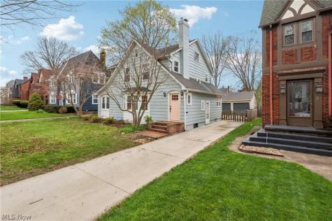 141 Melbourne Avenue Akron OH 44313
