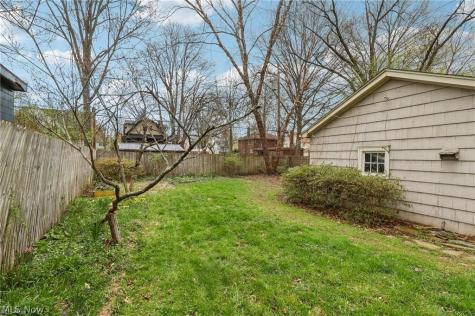 141 Melbourne Avenue Akron OH 44313
