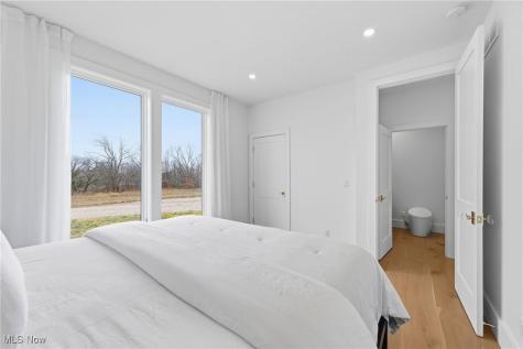 10311 Hunting Hills Avenue NE Hartville OH 44632