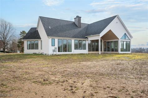10311 Hunting Hills Avenue NE Hartville OH 44632