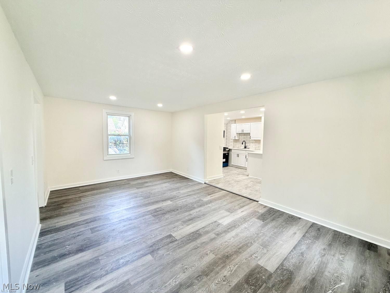 842 Starkweather Avenue Cleveland OH 44113