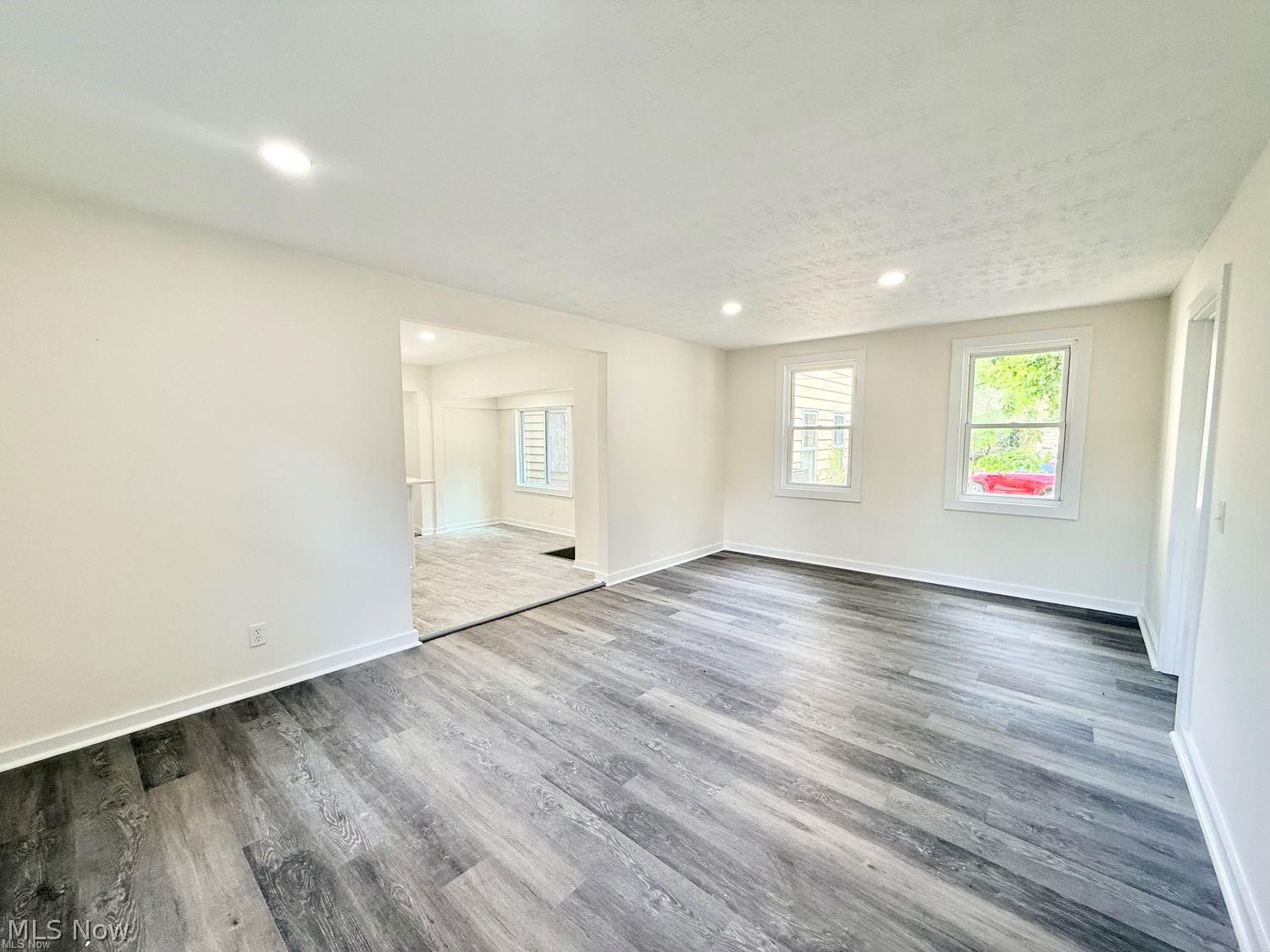 842 Starkweather Avenue Cleveland OH 44113