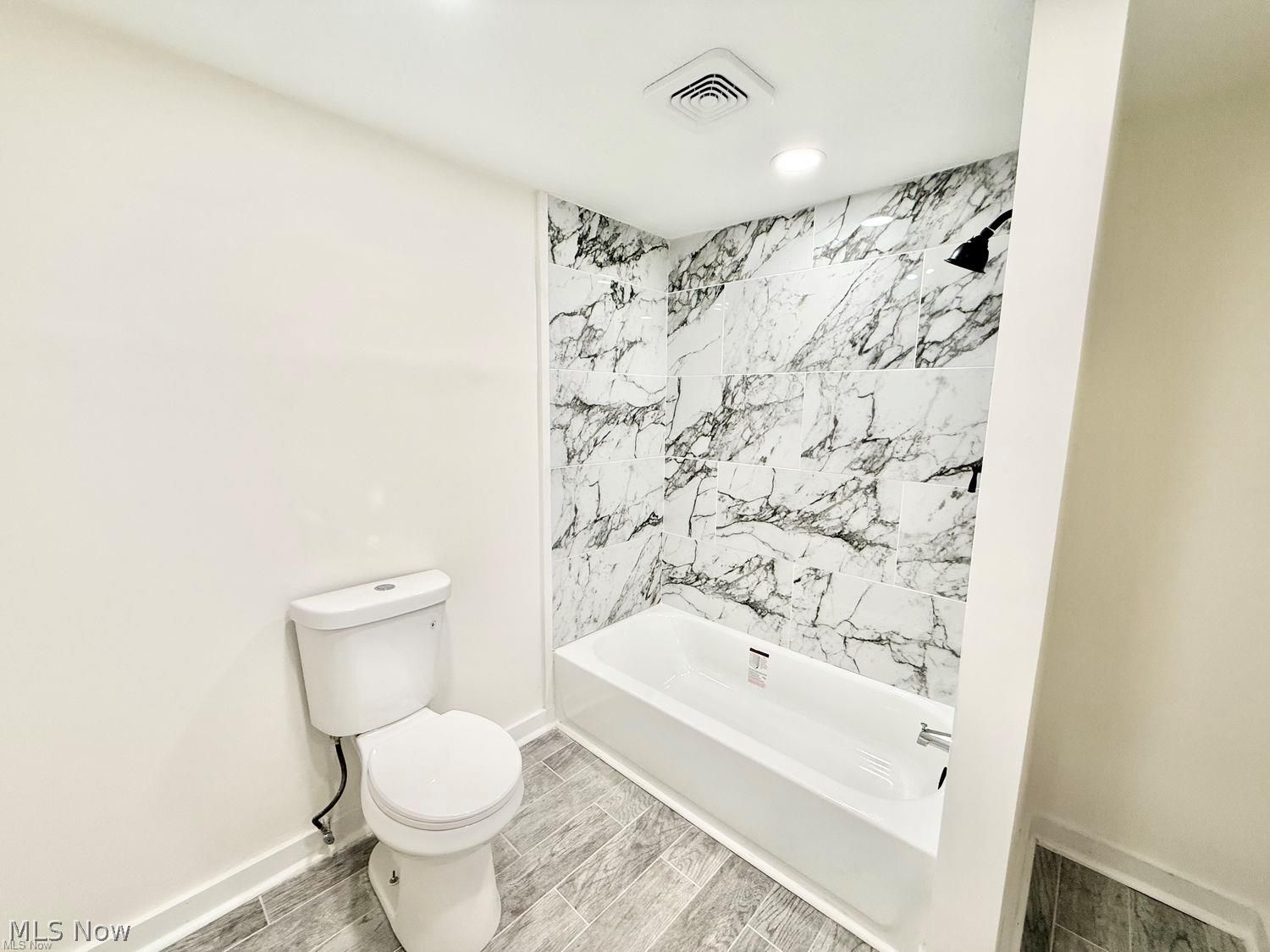 842 Starkweather Avenue Cleveland OH 44113