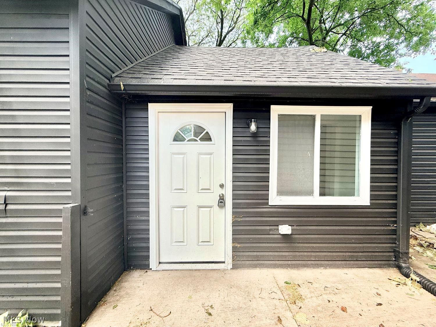 842 Starkweather Avenue Cleveland OH 44113