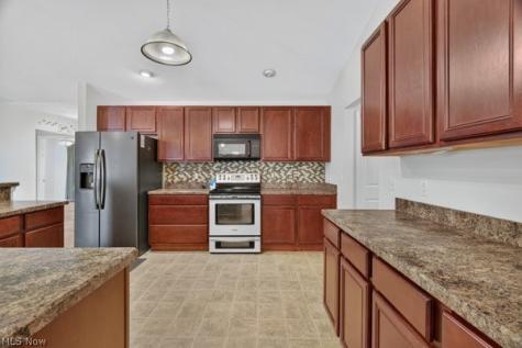 4843 Meadow Lark Drive Lorain OH 44053