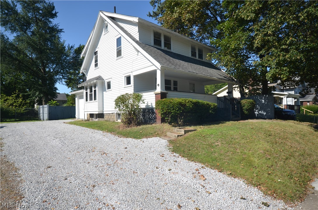 928 Delia Avenue Akron OH 44320