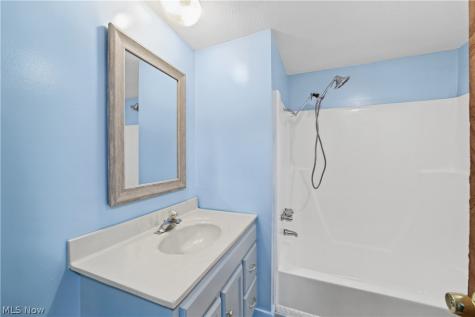 104 Pike Court Lagrange OH 44050