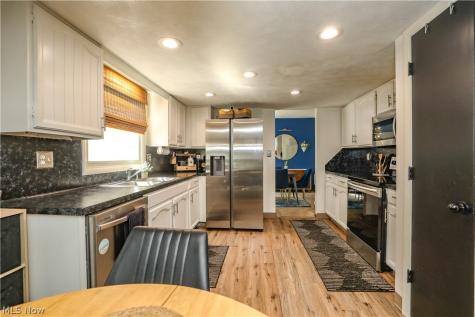 543 Briarcliff Avenue NE Alliance OH 44601