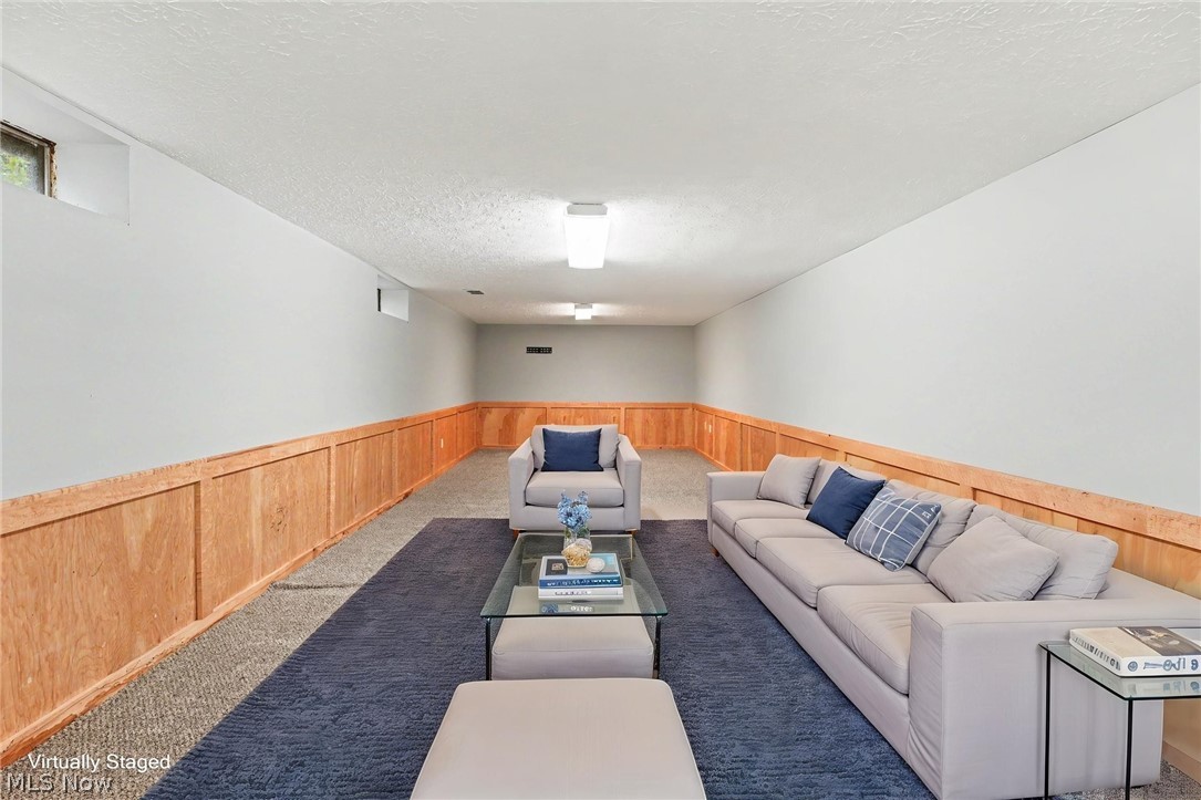 6557 Duneden Avenue Solon OH 44139