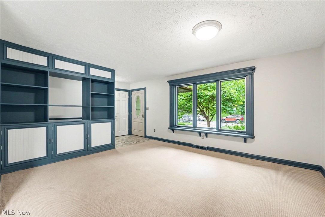 6557 Duneden Avenue Solon OH 44139