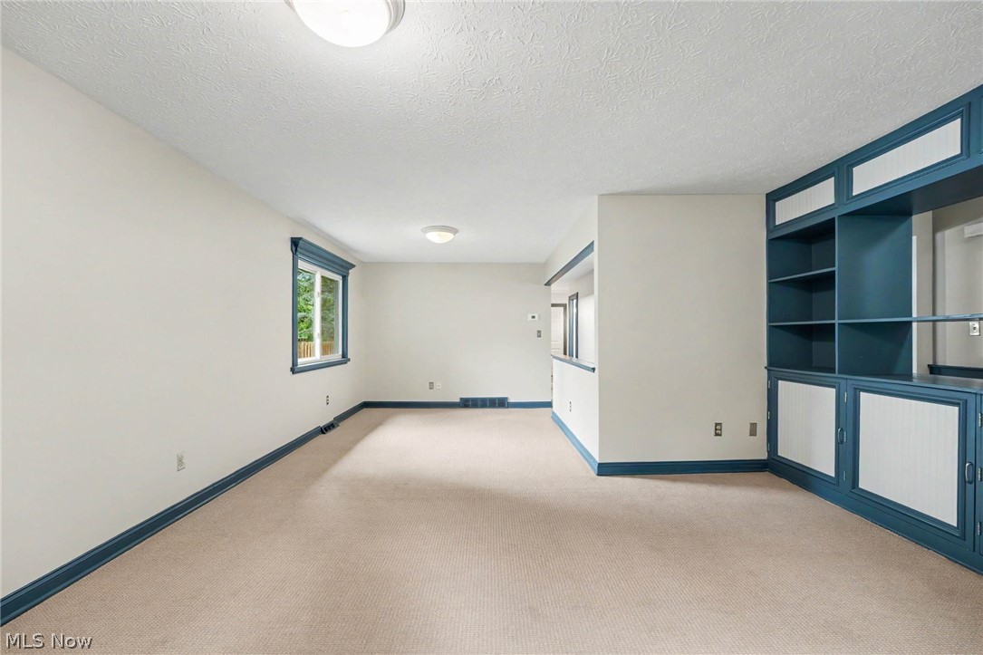 6557 Duneden Avenue Solon OH 44139