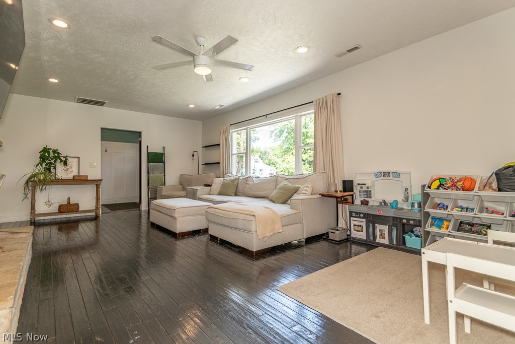 1342 Sebring Avenue Madison OH 44057