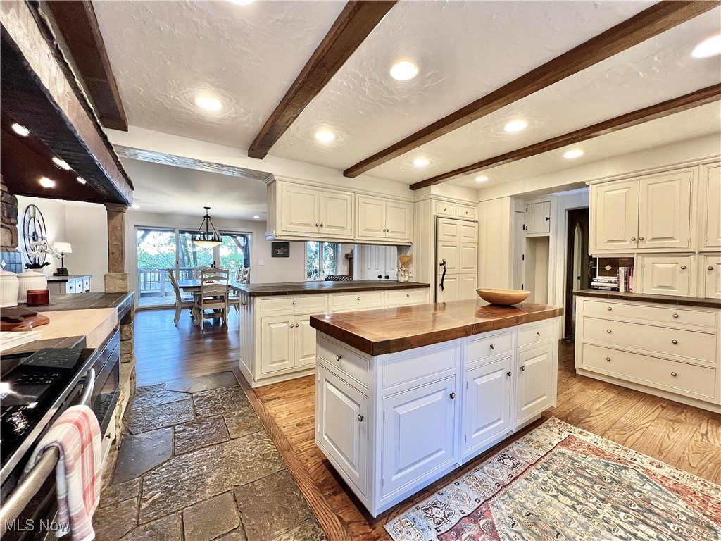 10028 And 10000 Hobart Road Kirtland OH 44094