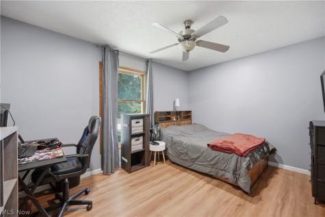 4647 Beverly Avenue NE Canton OH 44714