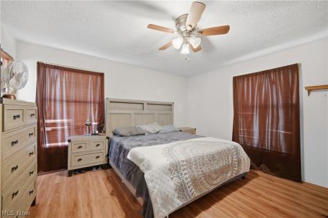 4647 Beverly Avenue NE Canton OH 44714