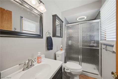 4647 Beverly Avenue NE Canton OH 44714